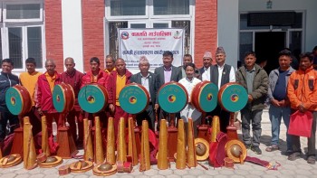 बागमती गाउँपालिकाद्वारा ७ वटै वडामा धार्मिक सामग्री हस्तान्तरण